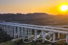 成宜高速全线建成预计年底通车！成都出发90分钟可到宜宾图片