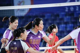 都把朱婷逼得大力跳发了，可江苏女排怕什么来什么，难道是没有拿冠军的命？图片