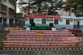 北海警方集中销毁1163瓶假酒，两对夫妻制售假酒获刑图片