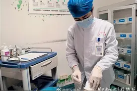 自行用白醋泡脚治脚气，糖尿病患者痛失一根脚趾图片