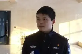 “退休公务员”同时谈着三位女友？微信聊天曝光，看看都脸红图片