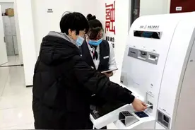 社保卡办理再提速，威海市民制作社保卡、补换卡只需3分钟图片