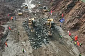 李家岩水库大坝开始填筑施工，这些“黑科技”轮番上场图片