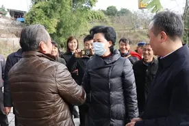 市政协主席会成员视察通川区老旧小区改造图片