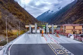 成都3.5小时直达马尔康！今天中午12点，汶马高速通车图片