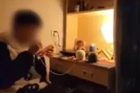 宁波5名男生熬夜20多天，给全班女生织围巾视频封面