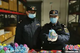 义乌海关查扣1.6万余个涉嫌侵权“奇趣蛋”图片