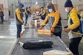 受疫情影响 河北省内部分地区的快递寄递暂时受阻图片