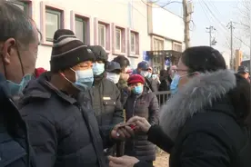 65秒｜莫扎堆！青岛老年卡升级一年内有效 别再大冷天出来排队了图片