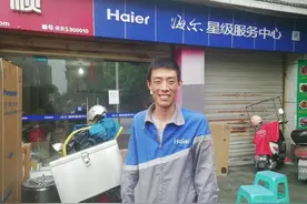 爬楼救下悬空女童 四川自贡救人小哥胡云川获评“全国优秀农民工”图片
