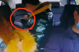 云求助｜成都妹子背包遗落出租车上 监控发现疑似被乘客捡走图片