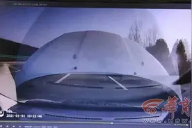 陕西一男子驾车行驶中突遭意外：车辆引擎盖翻起致前风挡玻璃破裂图片