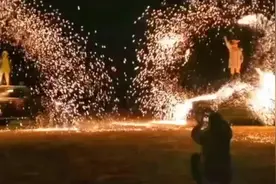 玩钢丝棉烟火，看上去很美实际上很危险视频封面