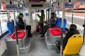 长春公交集团：乘坐公交车戴口罩，上车请出示吉祥码图片