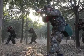 河南武警三九练兵：战士每日徒步30公里磨出水泡视频封面