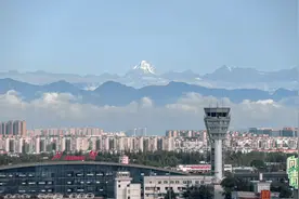 向上吧！青春丨中国最年轻女机长：我的青春在蓝天图片