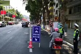 摩托车只能在“二轮车道”骑违者罚100？全国人大要求纠偏图片