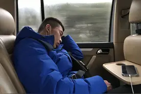 亲爹弃子19年后高调寻亲，又因嫌弃儿子聋哑拒认亲，河南认子风波背后：儿子决意随生父去上海挣钱图片