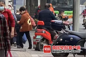 骑绿牌电驴未戴头盔被罚20元，南宁一市民把政府及交警告上法庭图片