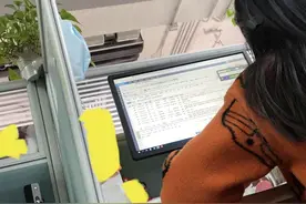 「手记」我“卧底”了一家催收公司，和那些欠债的年轻人聊了聊图片