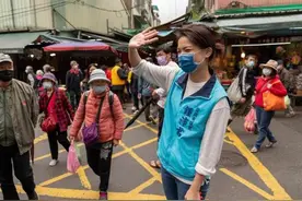台湾美女议员罹癌术后现身发春联，支持者纷纷送暖图片