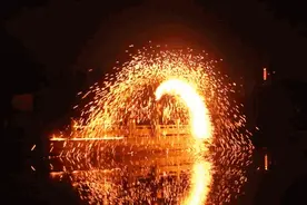 网红烟火钢丝棉点起来很美，但要小心引火烧身图片