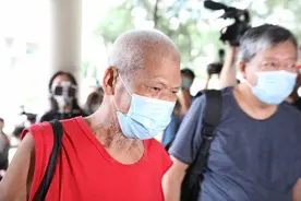 香港反对派成员侮辱国旗案罪成 被判监4个月图片