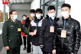 春季征兵开始体检，2021年起实行一年两次征兵两次退役，仍以大学生为重点征集对象图片