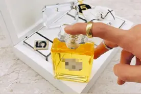 戒指倒影里有女生？王一博工作室发文澄清图片