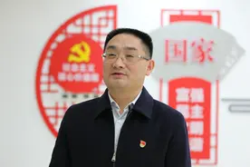 贵州省黔南州福泉市委书记郭正勇向人民网网友拜年图片