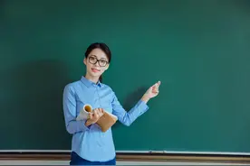 成都市政协委员建议：改变教师公招“一考定终身”，试行积分入编图片