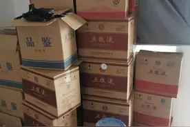 尉氏警方成功捣毁一隐蔽的制贩假酒窝点图片