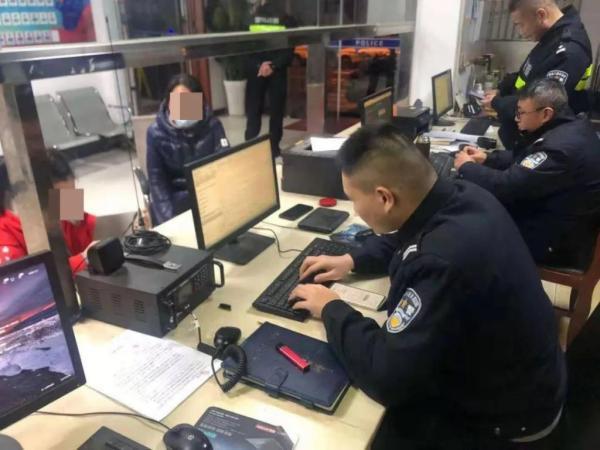 奥特曼格斗超3人下载（5岁孩子每天触网3小时）