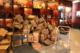 茅台真的太难抢？有人从河南茅台自营店一次性拿走16瓶图片