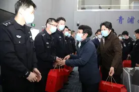 祝福、感谢、鼓劲！区领导走访慰问基层干部职工和困难群众图片