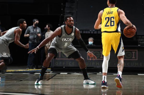 NBA：篮网104-94击败步行者