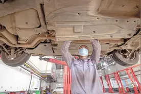 4S店春节服务不打烊图片