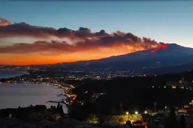 意大利埃特纳火山剧烈喷发 当地机场临时关闭图片