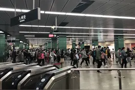 明起地铁2、7号线加开夜班车，21号线增晚高峰短线图片