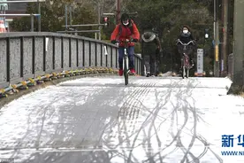 日本福冈迎降雪图片