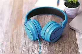 耳机：“听”出现代人对生活的态度图片