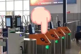 戳视频！一分钟教会你如何刷天府通乘坐成灌高铁视频封面