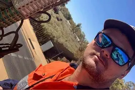 交通灯惊现澳大利亚“最大猎人蜘蛛”？照片引发网友“崩溃”图片