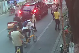 少年被大爷吐唾沫，要求道歉被拒与大爷互殴致其骨折，法院判了图片