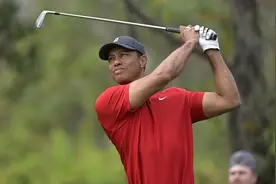 高尔夫球星“老虎”伍兹遭遇车祸双腿骨折，特朗普发慰问视频封面