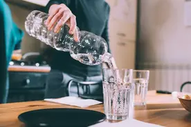 隔夜水有毒还会致癌？这个锅水不背