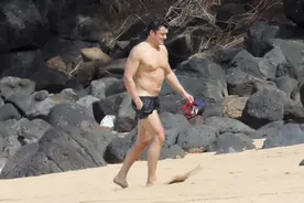 水果姐夫妇现身夏威夷度假 奥兰多大秀健身成果图片