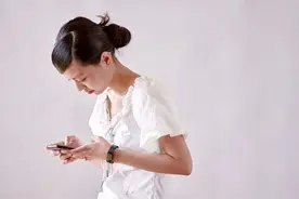 简单方法矫正含胸驼背