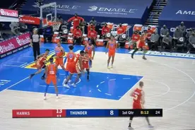 安能辨我是鹰雷？老鹰雷霆两队球衣同色系 画面一片混乱图片