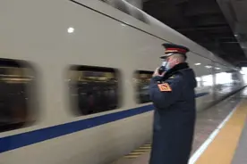 今日，呼和浩特至济南首开动车图片